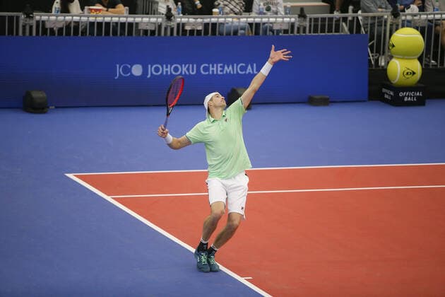 DALLAS, TX - FEBRUARY 12: John Isner (USA) serves during the Dallas Open on February 12, 2022 at the Styslinger Altec Tennis Complex in Dallas, TX. (Photo by George Walker Icon Sportswire) TENNIS: FEB 12 Dallas Open Icon22021214