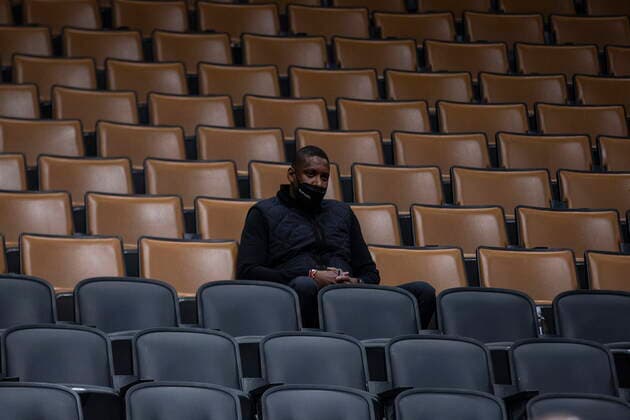 February 12, 2022, Toronto, ON, CANADA: Toronto Raptors President Masai Ujiri sits in the stands during NBA, Basketball Herren, USA basketball action against the Denver Nuggets in Toronto on Saturday, February 12, 2022. Masai Ujiri  - ZUMAc35_ 20220212_zaf_c35_315 Copyright: xChrisxYoungx