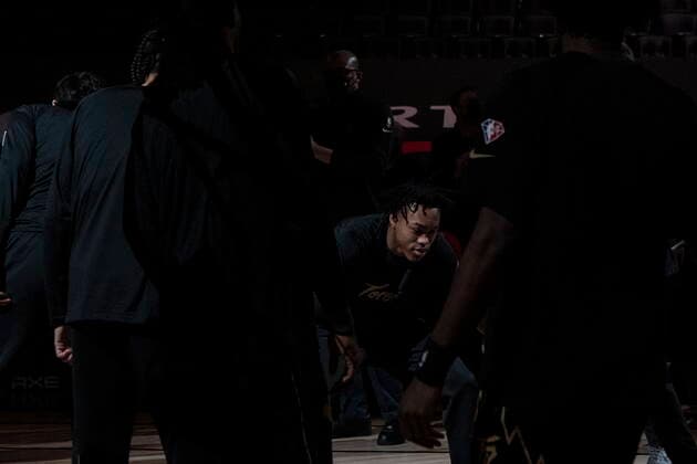 February 12, 2022, Toronto, ON, CAN: Toronto Raptors Scottie Barnes comes onto the court during a pre-game ceremony before NBA, Basketball Herren, USA basketball action against the Denver Nuggets in Toronto on Saturday, February 12, 2022. Scottie Barnes  - ZUMAc35_ 20220212_zaf_c35_319 Copyright: xChrisxYoungx