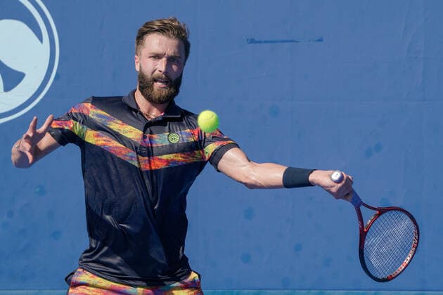 DELRAY BEACH, FL - FEBRUARY 12: Liam Broady (GBR) competes during the qualifying round of the ATP, Tennis Herren Delray Beach Open on February 12, 2022, at the Delray Beach Stadium & Tennis Center in Delray Beach, Florida.(Photo by Aaron Gilbert Icon Sportswire) TENNIS: FEB 12 Delray Beach Open Icon220212148