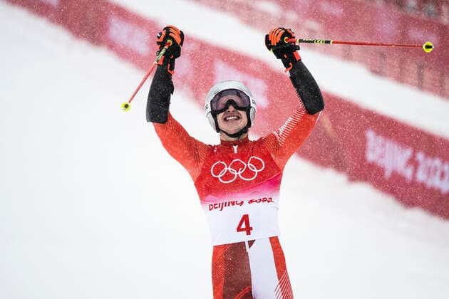 Sport Bilder des Tages 220213 Marco Odermatt of Switzerland celebrates after competing in men s alpine skiing giant slalom during day 9 of the 2022 Winter Olympics on February 13, 2022 in Yanqing. Photo: Maxim Thore BILDBYRAN kod MT MT0319 alpint alpine Olympic Games, Olympische Spiele, Olympia, OS olympics winter olympics os ol olympiska spel vinter-os olympiske leker peking peking 2022 beijing 2022 beijing 2022 olympic games beijing 2022 winter olympic games peking-os beijing-ol vinter-ol bbeng dag 9 storslalom jubel Copyright: MAXIMxTHORE BB220213MT049