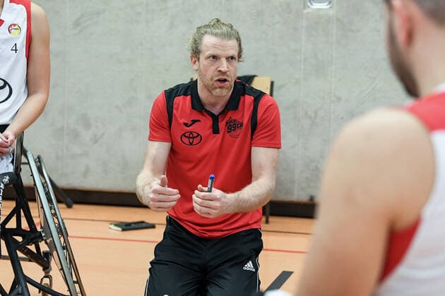 1. Rollstuhl Basketball-Bundesliga, RBC Koeln99ers vs. Hannover United, 12.02.2022 Mathew Foden (Trainer RBC Koeln99ers), 1. Rollstuhl Basketball-Bundesliga, RBC Koeln99ers vs. Hannover United am 12.02.2022 in Sporthalle Bergischer Ring, in Koeln (Nordrhein-Westfalen) Copyright: xBEAUTIFULxSPORTS Mueller-Laschetx