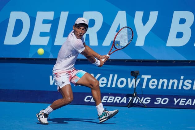 DELRAY BEACH, FL - FEBRUARY 12: Bruno Kuzuhara (USA) competes during the qualifying round of the ATP, Tennis Herren Delray Beach Open on February 12, 2022, at the Delray Beach Stadium & Tennis Center in Delray Beach, Florida.(Photo by Aaron Gilbert Icon Sportswire) TENNIS: FEB 12 Delray Beach Open Icon220212021