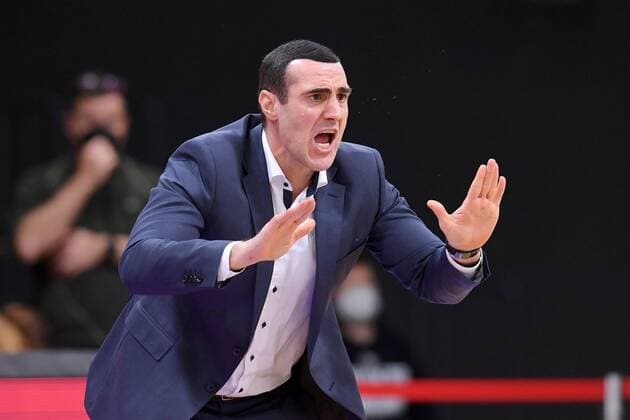 Roel Moors (Trainer, Headcoach BG Goettingen) , Basketball, Bundesliga, BBL, BG Goettingen - Ratiopharm Ulm , 12.02.2022, BG Goettingen - Ratiopharm Ulm, Basketball, Bundesliga, GER, BBL, 12.02.2022 Goettingen Copyright: xEibner-Pressefotox-xRolandxSippelx