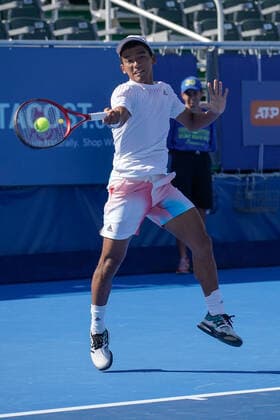 DELRAY BEACH, FL - FEBRUARY 12: Bruno Kuzuhara (USA) competes during the qualifying round of the ATP, Tennis Herren Delray Beach Open on February 12, 2022, at the Delray Beach Stadium & Tennis Center in Delray Beach, Florida.(Photo by Aaron Gilbert Icon Sportswire) TENNIS: FEB 12 Delray Beach Open Icon220212002