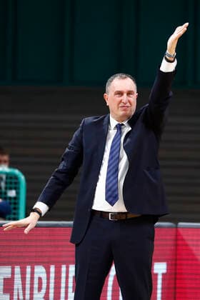 21. Spieltag der easyCredit BBL Basketball Bundesliga in der Oberfrankenhalle in Bayreuth Saison 2021-2022 Medi Bayreuth gegen MLP Academics Heidelberg Branislav Ignjatovic (MLP Academics Heidelberg Trainer)