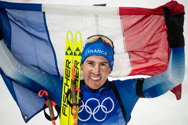Bilder des Jahres 2022, Sport 02 Februar Sport Themen der Woche KW06 Sport Bilder des Tages 220213 Quentin Fillon Maillet of France celebrates after competing in men s biathlon 12,5 km pursuit during day 9 of the 2022 Winter Olympics on February 13, 2022 in Zhangjiakou. Photo: Joel Marklund BILDBYRAN kod JM JM0282 bbeng skidskytte biathlon skiskyting Olympic Games, Olympische Spiele, Olympia, OS olympics winter olympics os ol olympiska spel vinter-os olympiske leker peking peking 2022 beijing 2022 beijing 2022 olympic games beijing 2022 winter olympic games peking-os beijing-ol vinter-ol jaktstart jubel *** 220213 Quentin Fillon Maillet of France celebrates after competing in mens biathlon 12.5 km pursuit during day 9 of the 2022 Winter Olympics on February 13, 2022 in Zhangjiakou Photo Joel Marklund IMAGE BODY code JM JM0282 bbeng biathlon biathlon biathlon olympic games olympics winter olympics os ol olympics winter os olympics peking peking peking 2022 beijing 2022 beijing 2022 olympic games beijing 2022 winter olympic games beijing os beijing ol winter ol hunt start cheers,  Copyright: JOELxMARKLUND BB220213JM115