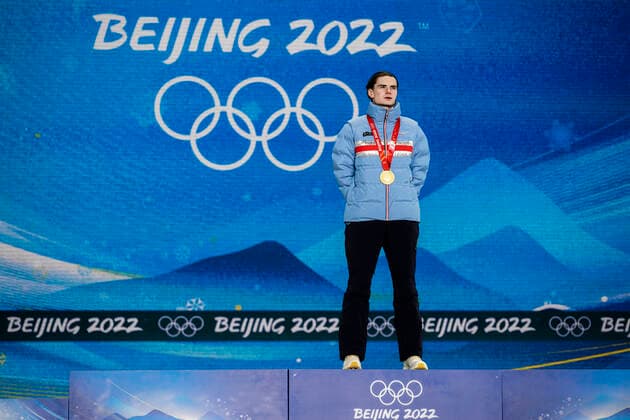 220213 Marius Lindvik of Norway with his gold medal at the medal ceremony for men s Ski jumping, Skispringen, Ski, nordisch large hill individual during day 9 of the 2022 Winter Olympics on February 13, 2022 in Zhangjiakou. Photo: Jon Olav Nesvold BILDBYRAN COP 217 JE0041 Olympic Games, Olympische Spiele, Olympia, OS olympics winter olympics os ol olympiska spel vinter-os olympiske leker peking peking 2022 beijing 2022 beijing 2022 olympic games beijing 2022 winter olympic games peking-os beijing-ol vinter-ol 9 bbeng norge jubel guld Copyright: JONxOLAVxNESVOLD BB220213JE116