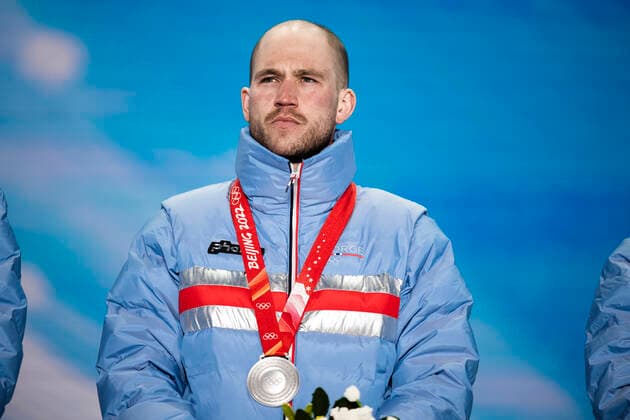 220213 Pal Golberg of Norway with his silver medal at the medal ceremony for men s cross-country skiing 4 x 10 km relay during day 9 of the 2022 Winter Olympics on February 13, 2022 in Zhangjiakou. Photo: Jon Olav Nesvold BILDBYRAN COP 217 JE0041 Olympic Games, Olympische Spiele, Olympia, OS olympics winter olympics os ol olympiska spel vinter-os olympiske leker peking peking 2022 beijing 2022 beijing 2022 olympic games beijing 2022 winter olympic games peking-os beijing-ol vinter-ol 9 bbeng norge Copyright: JONxOLAVxNESVOLD BB220213JE120