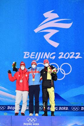 (220213) -- ZHANGJIAKOU, Feb. 13, 2022 -- Gold medalist Marius Lindvik (C) of Norway, silver medalist Kobayashi Ryoyu (L) of Japan and bronze medalist Karl Geiger of Germany pose during the awarding ceremony of Ski jumping, Skispringen, Ski, nordisch men s large hill individual at Zhangjiakou Medals Plaza of the Winter Olympics in Zhangjiakou, north China s Hebei Province, Feb. 13, 2022. ) (BEIJING2022)CHINA- ZHANGJIAKOU-OLYMPIC Winter games, Winterspiele,Spiele, Summer games AWARDING CEREMONY (CN) FengxKaihua