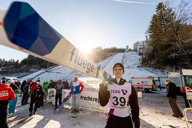 13.02.2022, GER, Skispringen, FIS Continental Cup Ski jumping, Skispringen, Ski, nordisch Men LISSO Justin Brotterode-Trusetal Inselbergschnaze in der Werner-L Thüringen Deutschland
