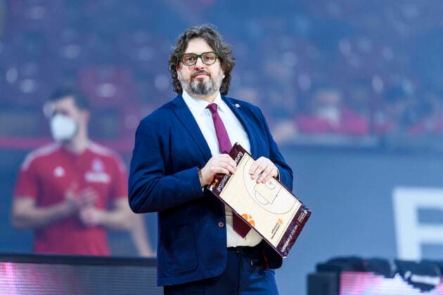 GER, easy credit BBl, FC Bayern Muenchen Basketball vs. Fraport Skyliners 13.02.2022, Audi Dome, Muenchen, GER, easy credit BBl, FC Bayern Muenchen Basketball vs. Fraport Skyliners, im Bild Andrea Trinchieri (Trainer FC Bayern Basketball)