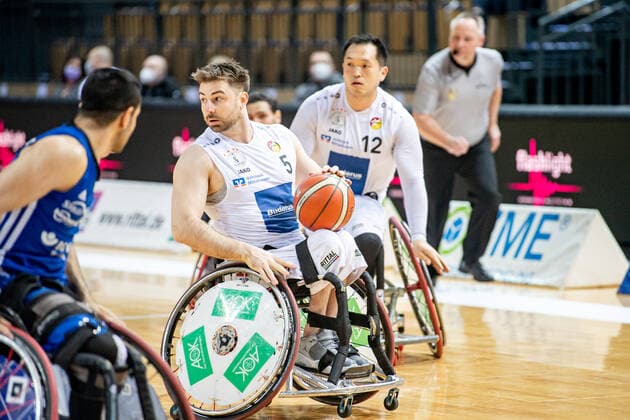 Rollstuhlbasketball Bundesliga; RSV Lahn-Dill - BG Baskets Hamburg, 12.02.22 Simon Brown ( 5 RSV Lahn-Dill), Reo Fujimoto ( 12 RSV Lahn-Dill), Rollstuhlbasketball Bundesliga; RSV Lahn-Dill - BG Baskets Hamburg: Wetzlar, 12.02.22 Copyright: xBEAUTIFULxSPORTS Roeczeyx