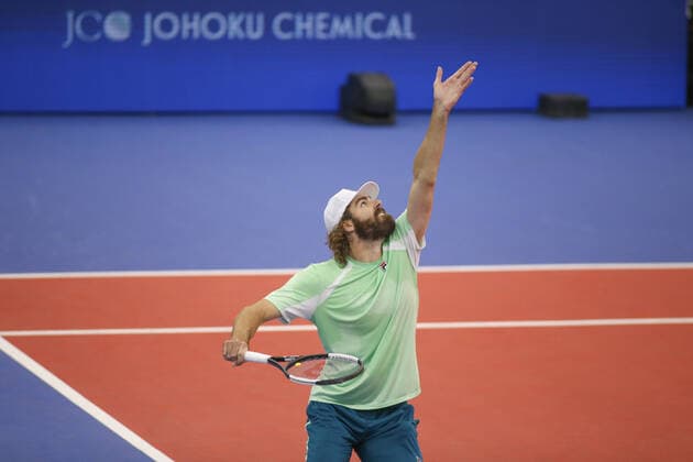 DALLAS, TX - FEBRUARY 13: Reilly Opelka (USA) serves during the Dallas Open on February 13, 2022 at the Styslinger Altec Tennis Complex in Dallas, TX. (Photo by George Walker Icon Sportswire) TENNIS: FEB 13 Dallas Open Icon22021311