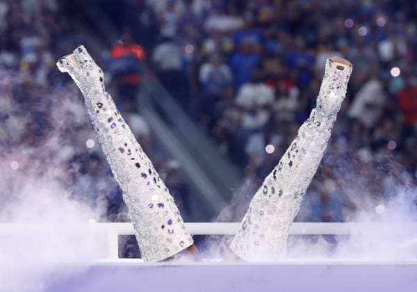Mary J. Blige performs in the Pepsi Super Bowl LVI Halftime Show during Super Bowl LVI between the Cincinnati Bengals and Los Angeles Rams at SoFi Stadium in Los Angeles on Sunday, February 13, 2022.  SBP20220213936 JohnxAngelillo