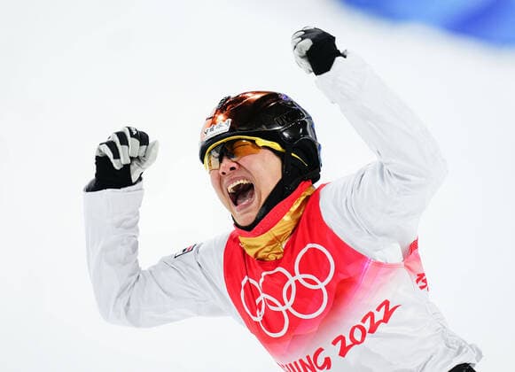 Bilder des Jahres 2022, Sport 02 Februar Sport Themen der Woche KW 07 (220214) -- ZHANGJIAKOU, Feb. 14, 2022 -- Xu Mengtao of China reacts during the freestyle skiing women s aerials final of Beijing 2022 Winter Olympics at Genting Snow Park in Zhangjiakou, north China s Hebei Province, Feb. 14, 2022. ) (BEIJING2022)CHINA-ZHANGJIAKOU-OLYMPIC Winter games, Winterspiele,Spiele, Summer games FREESTYLE SKIING-WOMEN S AERIALS (CN) XuxChang 