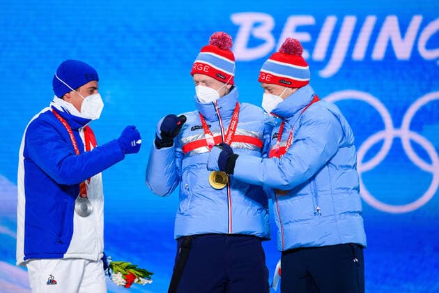 220214 Quentin Fillon Maillet of France, Johannes Thingnes Bo of Norway and Tarjei Bo of Norway celebrate at the medal ceremony for men s biathlon 10 km sprint during day 10 of the 2022 Winter Olympics on February 14, 2022 in Zhangjiakou. Photo: Joel Marklund BILDBYRAN kod JM JM0284 bbeng Olympic Games, Olympische Spiele, Olympia, OS olympics winter olympics os ol olympiska spel vinter-os olympiske leker peking peking 2022 beijing 2022 beijing 2022 olympic games beijing 2022 winter olympic games peking-os beijing-ol vinter-ol medaljceremoni medaljeseremoni celebration jubel norge norway guld brons Copyright: JOELxMARKLUND BB220214JM027