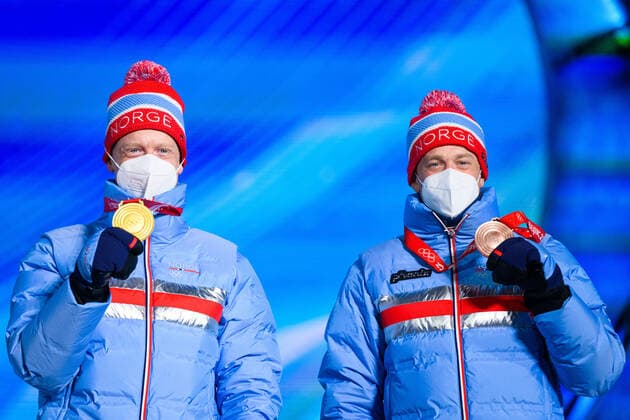 220214 Johannes Thingnes Bo and Tarjei Bo of Norway celebrate at the medal ceremony for men s biathlon 10 km sprint during day 10 of the 2022 Winter Olympics on February 14, 2022 in Zhangjiakou. Photo: Joel Marklund BILDBYRAN kod JM JM0284 bbeng Olympic Games, Olympische Spiele, Olympia, OS olympics winter olympics os ol olympiska spel vinter-os olympiske leker peking peking 2022 beijing 2022 beijing 2022 olympic games beijing 2022 winter olympic games peking-os beijing-ol vinter-ol medaljceremoni medaljeseremoni celebration jubel norge norway guld brons Copyright: JOELxMARKLUND BB220214JM030