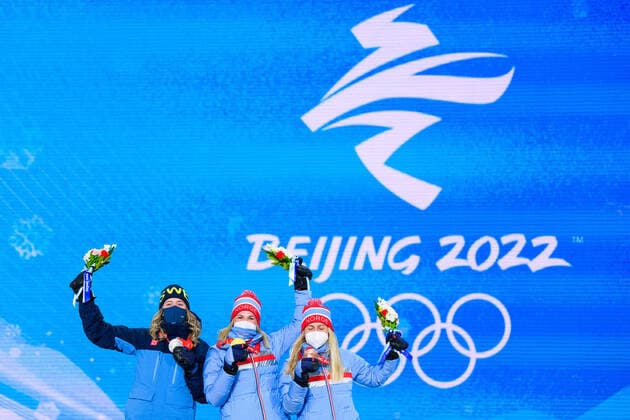 220214 Elvira Öberg of Sweden, Marte Olsbu Roiseland of Norway and Tiril Eckhoff of Norway celebrate at the medal ceremony for women?s biathlon 10 km pursuit during day 10 of the 2022 Winter Olympics on February 14, 2022 in Zhangjiakou. Photo: Joel Marklund BILDBYRAN kod JM JM0284 bbeng Olympic Games, Olympische Spiele, Olympia, OS olympics winter olympics os ol olympiska spel vinter-os olympiske leker peking peking 2022 beijing 2022 beijing 2022 olympic games beijing 2022 winter olympic games peking-os beijing-ol vinter-ol medaljceremoni medaljeseremoni celebration jubel sverige sweden norge norway guld silver brons Copyright: JOELxMARKLUND BB220214JM066