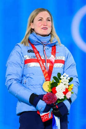 220214 Marte Olsbu Roiseland of Norway celebrate with gold medal at the medal ceremony for women?s biathlon 10 km pursuit during day 10 of the 2022 Winter Olympics on February 14, 2022 in Zhangjiakou. Photo: Joel Marklund BILDBYRAN kod JM JM0284 bbeng Olympic Games, Olympische Spiele, Olympia, OS olympics winter olympics os ol olympiska spel vinter-os olympiske leker peking peking 2022 beijing 2022 beijing 2022 olympic games beijing 2022 winter olympic games peking-os beijing-ol vinter-ol medaljceremoni medaljeseremoni celebration jubel norge norway guld Copyright: JOELxMARKLUND BB220214JM067