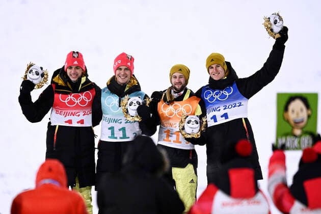 Bilder des Jahres 2022, Sport 02 Februar Sport Themen der Woche KW 07 GEIGER Karl, ESENBICHLER, LEYHE Stephan und SCHMID Constantin Team GER 3.Platz Ski Springen Team Springen grosse Schanze am Montag den 14.02.2022 Ski jumping, Skispringen, Ski, nordisch Center in Zhangjiakon Olympische Winterspiele 2022 in Peking China *** GEIGER Karl, ESENBICHLER, LEYHE Stephan and SCHMID Constantin Team GER 3 place ski jumping team jumping large hill on Monday the 14 02 2022 Ski Jumping Center in Zhangjiakon Olympic Winter Games 2022 in Beijing China