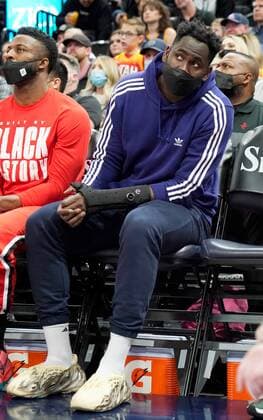 Usman Garuba of the Houston Rockets is seen before an NBA, Basketball Herren, USA game between Utah Jazz and Houston Rockets, at the Vivint Smart Home Arena in Salt Lake City, Utah, USA, 14 February 2022. Houston Rockets at Utah Jazz !ACHTUNG: NUR REDAKTIONELLE NUTZUNG!  Copyright: xGEORGExFREYx AME5737 20220215-cec6432bd6c90d8975c47f55d55b2475442db1f1