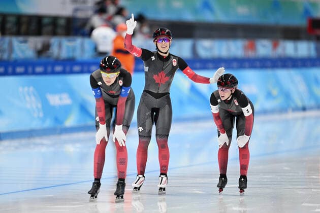 Canada team group, Mannschaftsbild, Totale (CAN), FEBRUARY 15, 2022 - Speed skating, Eisschnelllauf : Women s Team Pursuit Semi-final during the Beijing 2022 Olympic Winter games, Winterspiele,Spiele, Summer games at National Speed Skating Oval in Beijing, China.  (180775548)