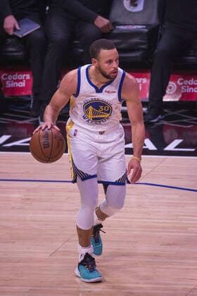 February 14, 2022, Los Angeles, California, USA: Stephen Curry 30 of the Golden State Warriors during their NBA, Basketball Herren, USA game against the Los Angeles Clippers on Monday February 14, 2022 at Crypto.com Arena in Los Angeles, California. Clippers defeat Warriors, 119-104. ARIANA RUIZ PI Los Angeles USA - ZUMAp124 20220214_zaa_p124_003 Copyright: xArianaxRuizx