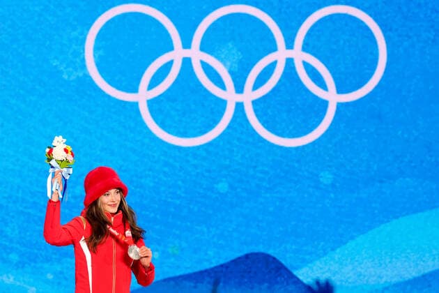 OLYMPICS - Winter Olympic Games, Olympische Spiele, Olympia, OS Beijing 2022 ZHANGJIAKOU,CHINA,15.FEB.22 - OLYMPICS, FREE SKI, FREESTYLE SKIING - Winter Olympic Games Beijing 2022, Slopestyle, ladies, award ceremony. Image shows the rejoicing of Ailing Eileen Gu (CHN). Keywords: medal.  GEPAxpictures xMaticxKlansek