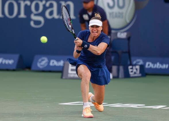 Vera Zvonareva Tennis - Dubai Tennis Championships 2022 - WTA, Tennis Damen - Dubai Duty Free Tennis Stadium - Dubai - - United Arab Emirates - 15 February 2022. Copyright: xJuergenxHasenkopfx