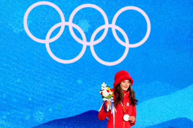 OLYMPICS - Winter Olympic Games, Olympische Spiele, Olympia, OS Beijing 2022 ZHANGJIAKOU,CHINA,15.FEB.22 - OLYMPICS, FREE SKI, FREESTYLE SKIING - Winter Olympic Games Beijing 2022, Slopestyle, ladies, award ceremony. Image shows the rejoicing of Ailing Eileen Gu (CHN). Keywords: medal.  GEPAxpictures xMaticxKlansek