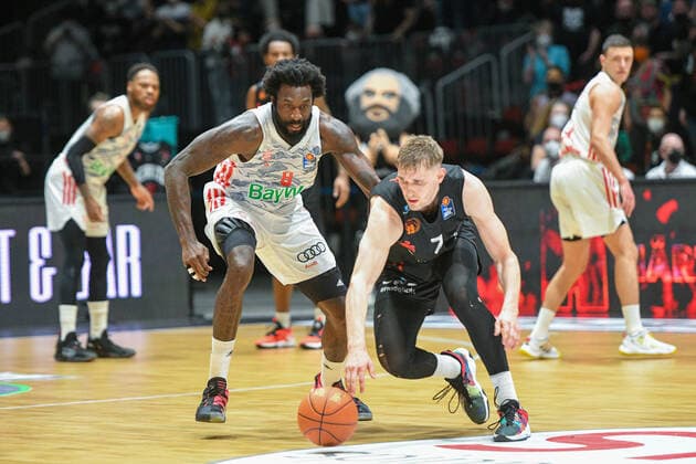 , Niners Chemnitz vs. FC Bayern Muenchen Basketball, easycredit Basketball Bundesliga, 15.02.2022 Niners Chemnitz vs. FC Bayern Muenchen Basketball, easycredit Basketball Bundesliga, 15.02.2022 Chemnitz Copyright: xBertxHarzer xEibner-xPressefotox