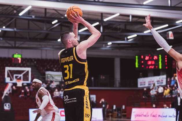 ProA: 20. Spieltag - Artland Dragons vs. Tigers Tuebingen, 15.02.2022 Daniel Keppeler (Tigers Tuebingen, 31); ProA: 20. Spieltag - Artland Dragons vs. Tigers Tuebingen am 15.02.2022 in Quakenbrueck (Artland Arena), Germany, Copyright: xBEAUTIFULxSPORTS Neddermannx