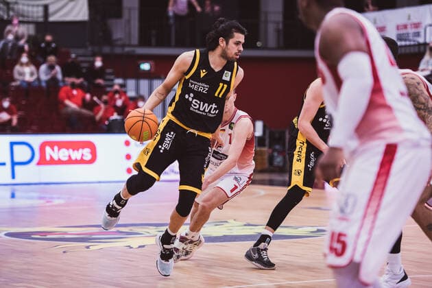 ProA: 20. Spieltag - Artland Dragons vs. Tigers Tuebingen, 15.02.2022 Erol Antonio Ersek (Tigers Tuebingen, 11); ProA: 20. Spieltag - Artland Dragons vs. Tigers Tuebingen am 15.02.2022 in Quakenbrueck (Artland Arena), Germany, Copyright: xBEAUTIFULxSPORTS Neddermannx