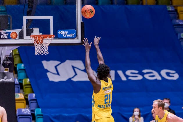 easycredit BBL, Fraport Skyliners vs. Alba Berlin, Frankfurt, Fraport Arena, 15.2.2022 Christ Koumadje (Alba Berlin 21), Fraport Skyliners vs. Alba Berlin, Frankfurt, Fraport Arena, 15.2.2022 Copyright: xBEAUTIFULxSPORTS Gawlikx