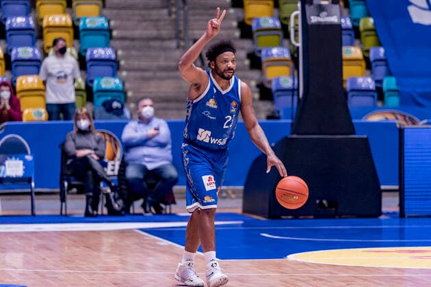 easycredit BBL, Fraport Skyliners vs. Alba Berlin, Frankfurt, Fraport Arena, 15.2.2022 Quantez Robertson (Fraport Skyliners 23), Fraport Skyliners vs. Alba Berlin, Frankfurt, Fraport Arena, 15.2.2022 Copyright: xBEAUTIFULxSPORTS Gawlikx