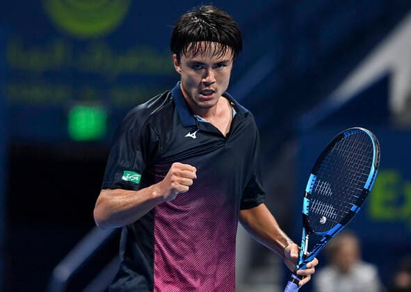(220216) -- DOHA, Feb. 16, 2022 -- Taro Daniel of Japan reacts during the first round of ATP, Tennis Herren Qatar Open Tennis match against Andy Murray of Britain at the Khalifa International Tennis Complex in Doha, capital of Qatar, Feb. 15, 2022. (Photo by Xinhua) (SP)QATAR-DOHA Table tennis, Tischtennis ATP QATAR OPEN-FIRST ROUND Nikku 