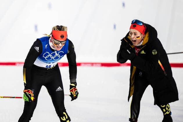 Sport Bilder des Tages 220216 Katharina Hennig and Victoria Carl of Germany celebrate after competing in women s cross-country skiing team sprint final during day 12 of the 2022 Winter Olympics on February 16, 2022 in Zhangjiakou. Photo: Joel Marklund BILDBYRAN kod JM JM0288 bbeng skidor cross-country skiing langrenn Olympic Games, Olympische Spiele, Olympia, OS olympics winter olympics os ol olympiska spel vinter-os olympiske leker peking peking 2022 beijing 2022 beijing 2022 olympic games beijing 2022 winter olympic games peking-os beijing-ol vinter-ol dam sprint lagsprint *** 220216 Katharina Hennig and Victoria Carl of Germany celebrate after competing in women s cross country skiing team sprint final during day 12 of the 2022 Winter Olympics on February 16, 2022 in Zhangjiakou Photo Joel Marklund IMAGE BODY code JM JM0288 bbeng skidor cross country skiing cross country olympic games olympics winter olympics os ol olympic games winter os olympic games beijing peking 2022 beijing 2022 beijing 2022 olympic games beijing 2022 winter olympic games beijing os beijing ol winter ol dam sprint lagsprint,  Copyright: JOELxMARKLUND BB220216JM124