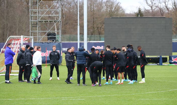 Europa League RB Leipzig - Training 16.12.2022 Leipzig, 16.02.2022, RBL Trainingszentrum, Europa League , RB Leipzig Abschlusstraining am Vortag von RBL v. Real San Sebastian , Im Bild: Spielerkreis ,