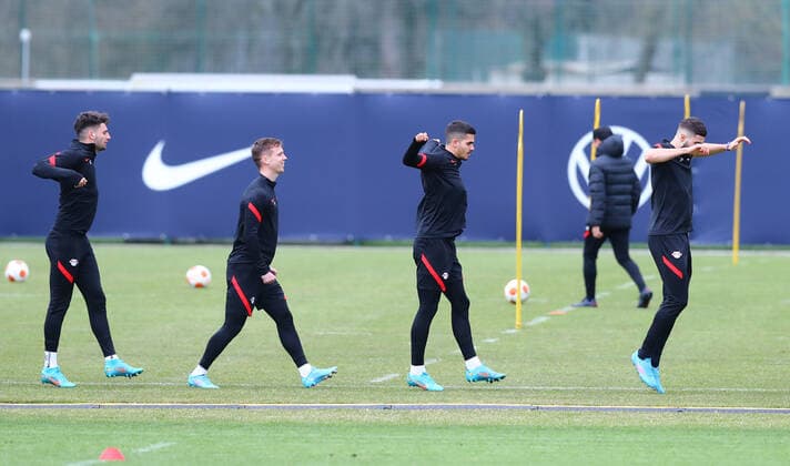 Europa League RB Leipzig - Training 16.12.2022 Leipzig, 16.02.2022, RBL Trainingszentrum, Europa League , RB Leipzig Abschlusstraining am Vortag von RBL v. Real San Sebastian , Im Bild v.l.: Dominik Szoboszlai, Dani Olmo, Andre Silva und Josko Gvardiol ,