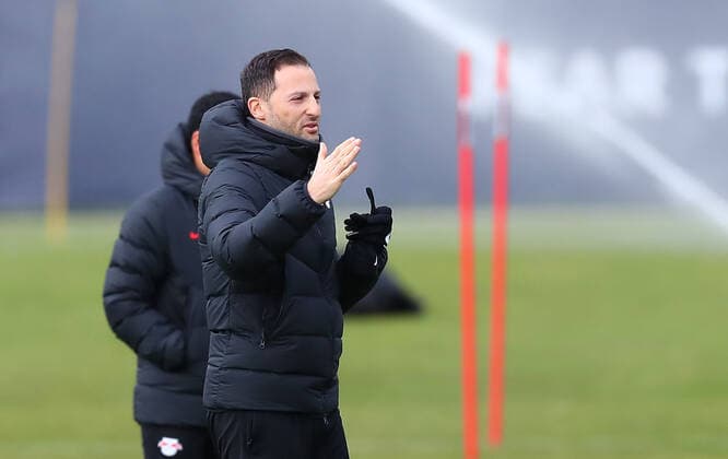 Europa League RB Leipzig - Training 16.12.2022 Leipzig, 16.02.2022, RBL Trainingszentrum, Europa League , RB Leipzig Abschlusstraining am Vortag von RBL v. Real San Sebastian , Im Bild: Trainer Domenico Tedesco (RB Leipzig) ,