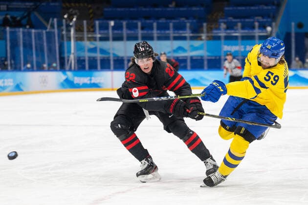 220216 Owen Power of Canada and Linus Johansson of Sweden in the men?s Ice hockey, Eishockey quarterfinal between Sweden and Canada during day 12 of the 2022 Winter Olympics on February 16, 2022 in Beijing. Photo: Maxim Thore BILDBYRAN kod MT MT0326 ishockey ice hockey Olympic Games, Olympische Spiele, Olympia, OS olympics winter olympics os ol olympiska spel vinter-os olympiske leker peking peking 2022 beijing 2022 beijing 2022 olympic games beijing 2022 winter olympic games peking-os beijing-ol vinter-ol 12 bbeng kvartsfinal sverige kanada Copyright: MAXIMxTHORE BB220216MT157