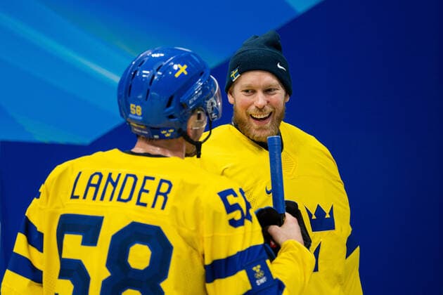 220216 Goaltender Magnus Hellberg of Sweden celebrates after the men?s Ice hockey, Eishockey quarterfinal between Sweden and Canada during day 12 of the 2022 Winter Olympics on February 16, 2022 in Beijing. Photo: Maxim Thore BILDBYRAN kod MT MT0326 ishockey ice hockey Olympic Games, Olympische Spiele, Olympia, OS olympics winter olympics os ol olympiska spel vinter-os olympiske leker peking peking 2022 beijing 2022 beijing 2022 olympic games beijing 2022 winter olympic games peking-os beijing-ol vinter-ol 12 bbeng kvartsfinal sverige kanada Copyright: MAXIMxTHORE BB220216MT164