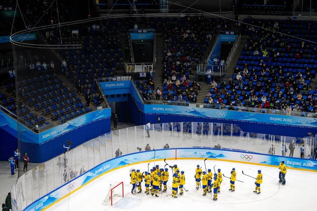 220216 Players of Sweden celebrate after the men?s Ice hockey, Eishockey quarterfinal between Sweden and Canada during day 12 of the 2022 Winter Olympics on February 16, 2022 in Beijing. Photo: Mathias Bergeld BILDBYRAN kod MB MT0326 ishockey ice hockey Olympic Games, Olympische Spiele, Olympia, OS olympics winter olympics os ol olympiska spel vinter-os olympiske leker peking peking 2022 beijing 2022 beijing 2022 olympic games beijing 2022 winter olympic games peking-os beijing-ol vinter-ol 12 bbeng kvartsfinal sverige kanada jubel Copyright: MATHIASxBERGELD BB220216MB098
