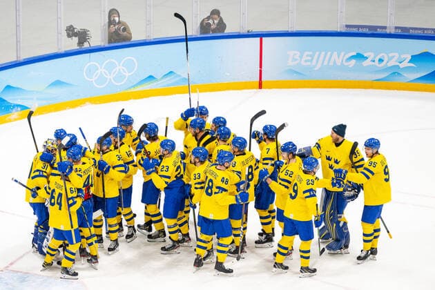 220216 Players of Sweden celebrate after the men?s Ice hockey, Eishockey quarterfinal between Sweden and Canada during day 12 of the 2022 Winter Olympics on February 16, 2022 in Beijing. Photo: Mathias Bergeld BILDBYRAN kod MB MT0326 ishockey ice hockey Olympic Games, Olympische Spiele, Olympia, OS olympics winter olympics os ol olympiska spel vinter-os olympiske leker peking peking 2022 beijing 2022 beijing 2022 olympic games beijing 2022 winter olympic games peking-os beijing-ol vinter-ol 12 bbeng kvartsfinal sverige kanada jubel Copyright: MATHIASxBERGELD BB220216MB099