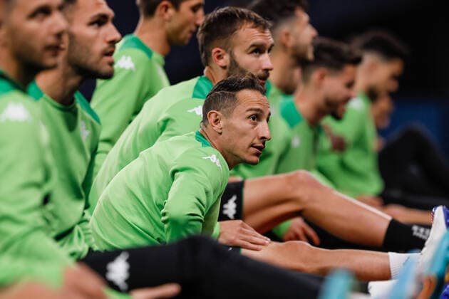 Zenit V Betis: Play-off - UEFA Europa League Andres Guardado (C) of Real Betis and his teammates warm-up during training session on the eve of the UEFA Europa League play-off first leg match between Zenit St. Petersburg and Real Betis on February 16, 2022 at Gazprom Arena in Saint Petersburg, Russia. Saint Petersburg Russia  Copyright: xMikexKireevx originalFilename:kireev-zenitvbe220216_npPit.jpg