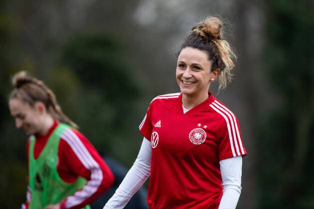 Ramona Petzelberger (Deutschland) lacht, Training Fussball Frauen Nationalmannschaft, 15.02.2022, Spielzeit 2021 2022 Training Fussball Frauen Nationalmannschaft, 15.02.2022, Spielzeit 2021 2022 Copyright: xEibner Memmlerx EP_MMR