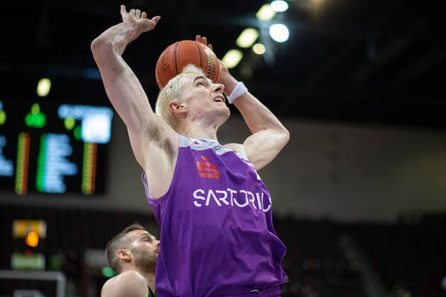 Philipp Hartwich (BG Goettingen) am Korb, MHP Riesen Ludwigsburg vs. BG Goettingen, easycredit Basketball Bundesliga, 22. Spieltag, 16.02.2022, Spielzeit 2021 2022 MHP Riesen Ludwigsburg vs. BG Goettingen, easycredit Basketball Bundesliga, 22. Spieltag, 16.02.2022, Spielzeit 2021 2022 Copyright: xEibner Memmlerx EP_MMR