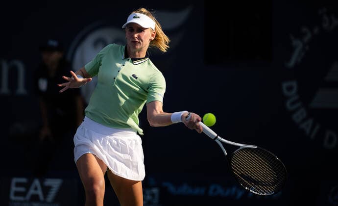 February 16, 2022, DUBAI, UNITED ARAB EMIRATES: Jil Teichmann of Switzerland in action during the second round of the 2022 Dubai Duty Free Tennis Championships WTA, Tennis Damen 1000 tennis tournament against Elina Svitolina of Ukraine DUBAI UNITED ARAB EMIRATES - ZUMAa181 20220216_zaa_a181_033 Copyright: xRobxPrangex