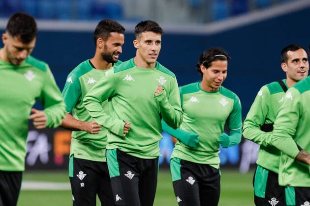 Zenit V Betis: Play-off - UEFA Europa League Cristian Tello (C) of Real Betis during training session on the eve of the UEFA Europa League play-off first leg match between Zenit St. Petersburg and Real Betis on February 16, 2022 at Gazprom Arena in Saint Petersburg, Russia. Saint Petersburg Russia  Copyright: xMikexKireevx originalFilename:kireev-zenitvbe220216_npIdQ.jpg